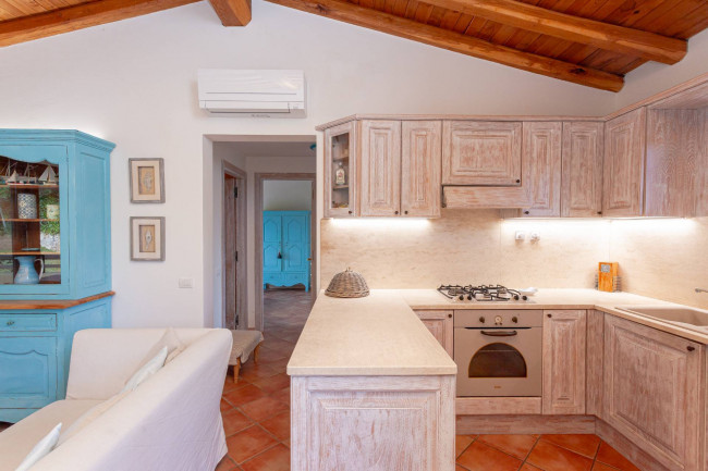 Villa bifamiliare in vendita a San Teodoro