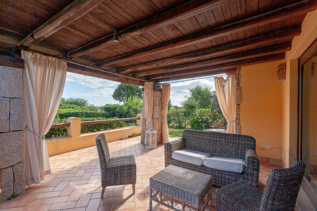 Villa bifamiliare in vendita a San Teodoro