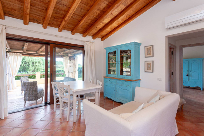 Villa bifamiliare in vendita a San Teodoro