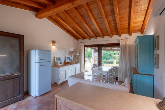 Villa bifamiliare in vendita a San Teodoro