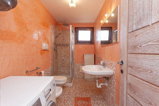 Villa bifamiliare in vendita a San Teodoro