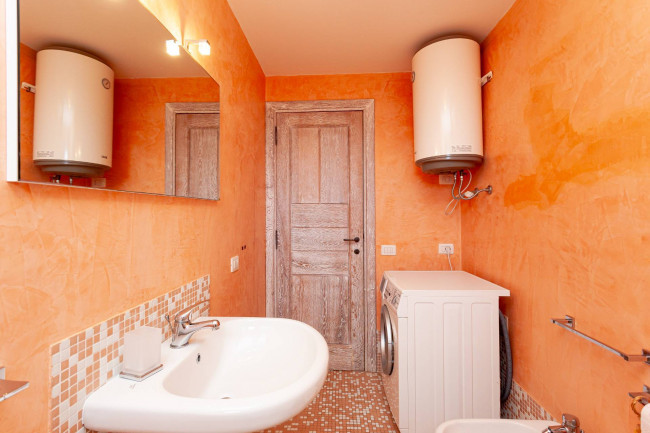 Villa bifamiliare in vendita a San Teodoro