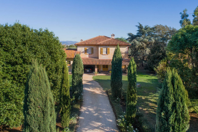 Cascina/Casale in vendita a Pomezia