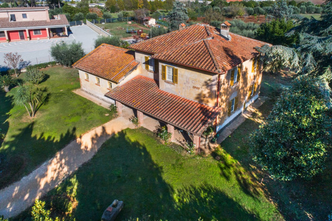 Cascina/Casale in vendita a Pomezia