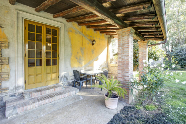 Cascina/Casale in vendita a Pomezia