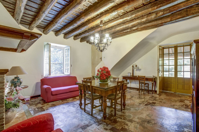 Cascina/Casale in vendita a Pomezia