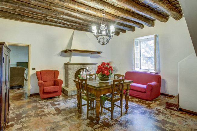 Cascina/Casale in vendita a Pomezia