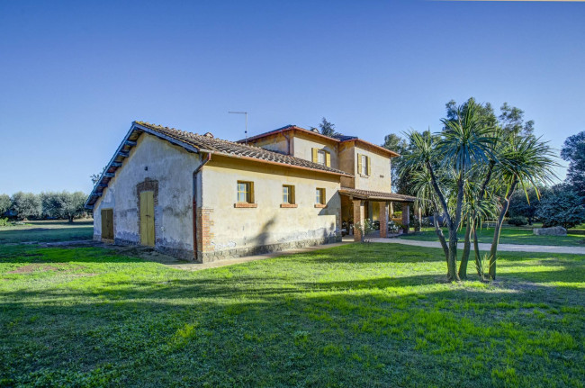 Cascina/Casale in vendita a Pomezia