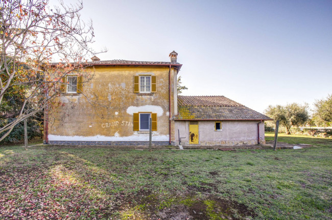Cascina/Casale in vendita a Pomezia