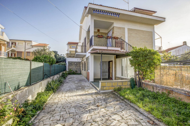 Porzione di villa in vendita a Ardea