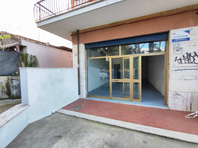 Negozio in affitto a Roma