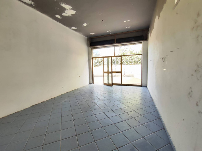 Negozio in affitto a Roma