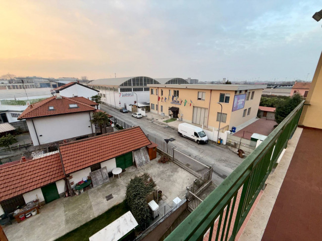 Appartamento in affitto a Baranzate