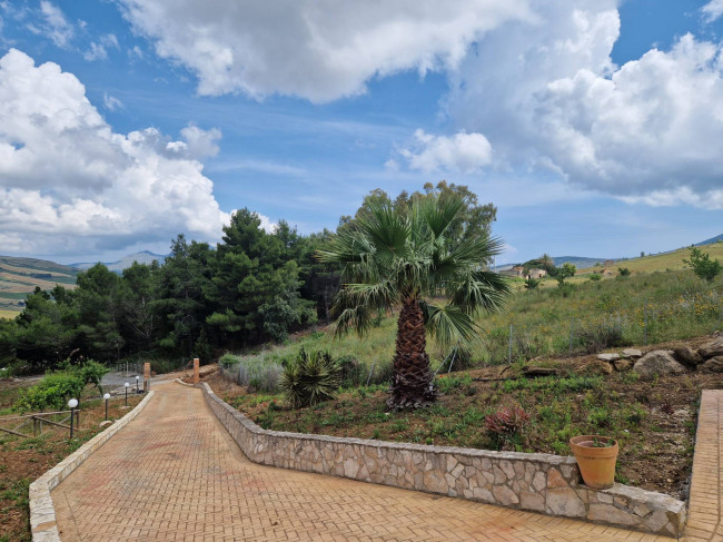 Cascina/Casale in vendita a Castellammare del Golfo