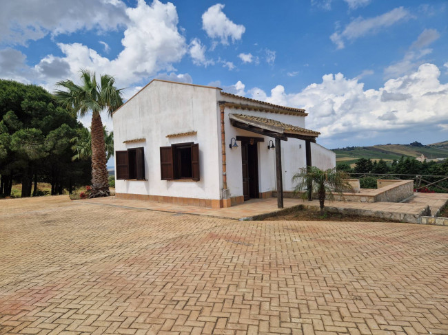 Cascina/Casale in vendita a Castellammare del Golfo