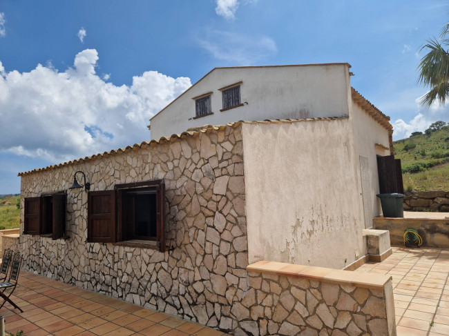 Cascina/Casale in vendita a Castellammare del Golfo