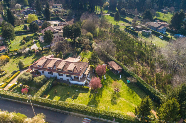 Villa bifamiliare in vendita a Rocca Priora