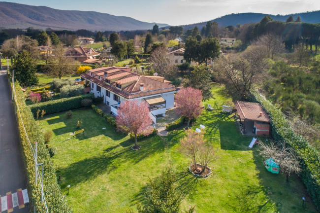 Villa bifamiliare in vendita a Rocca Priora