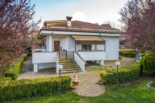 Villa bifamiliare in vendita a Rocca Priora