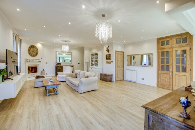 Villa bifamiliare in vendita a Rocca Priora