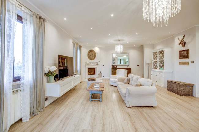 Villa bifamiliare in vendita a Rocca Priora