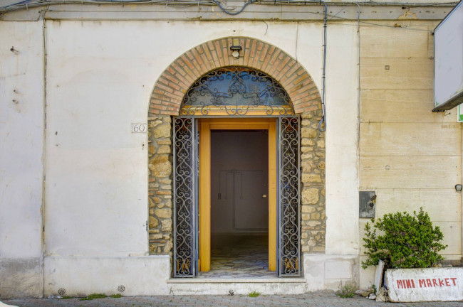 Locale Commerciale in affitto a Civitavecchia