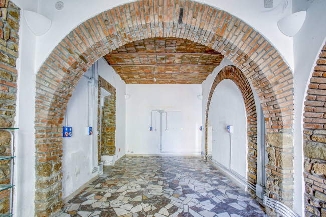 Locale Commerciale in affitto a Civitavecchia