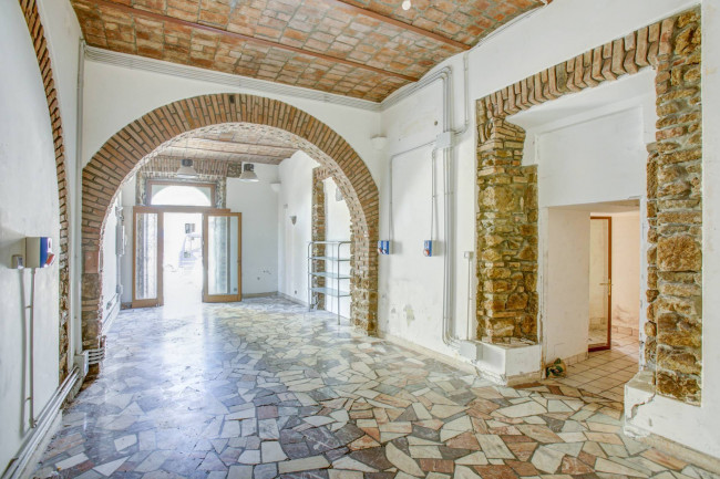 Locale Commerciale in affitto a Civitavecchia