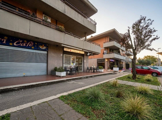 Bar in vendita a Pomezia