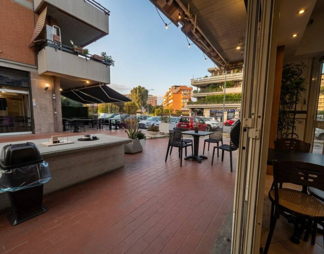 Bar in vendita a Pomezia