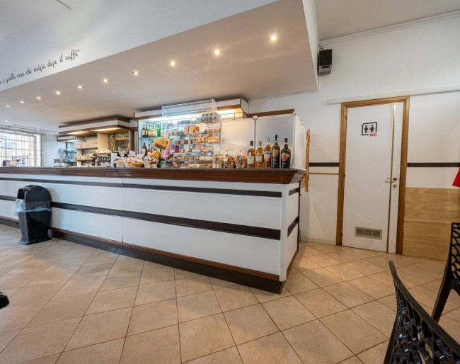 Bar in vendita a Pomezia