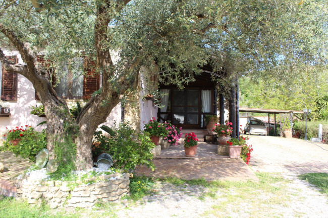 Villa singola in vendita a Agira