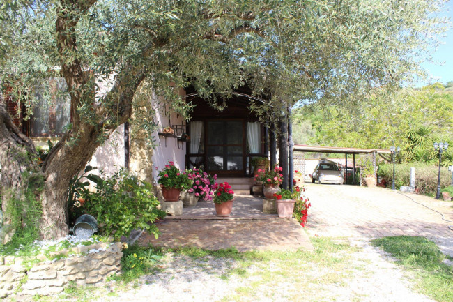 Villa singola in vendita a Agira