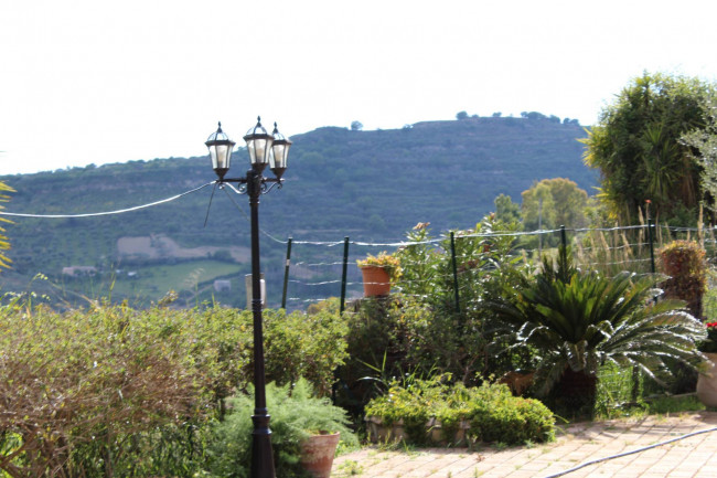 Villa singola in vendita a Agira