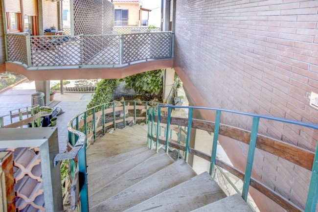 Villa bifamiliare in vendita a Roma