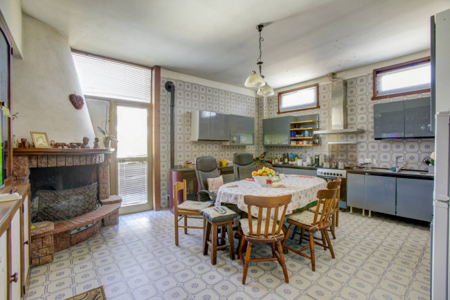 Villa bifamiliare in vendita a Roma