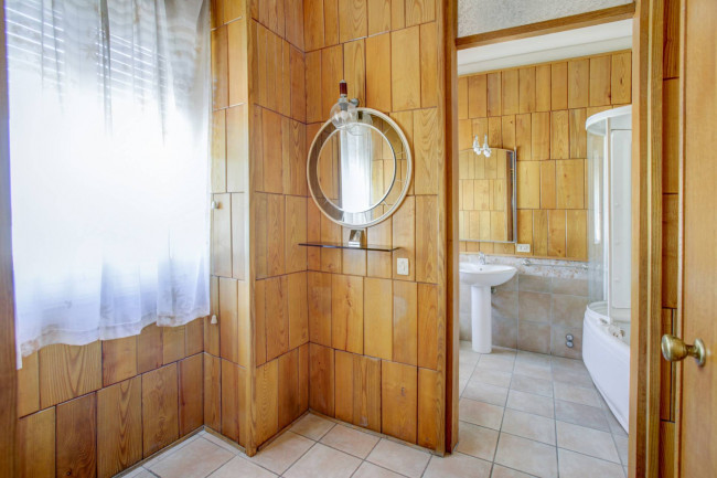 Villa bifamiliare in vendita a Roma