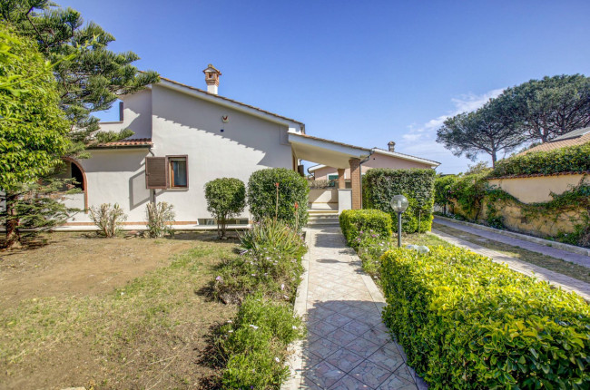 Villa bifamiliare in vendita a Ardea