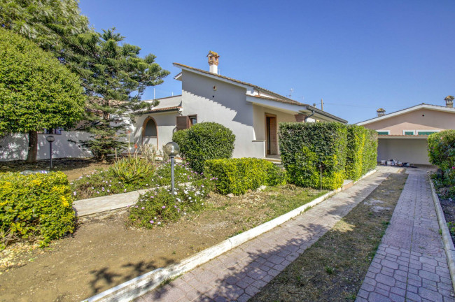 Villa bifamiliare in vendita a Ardea