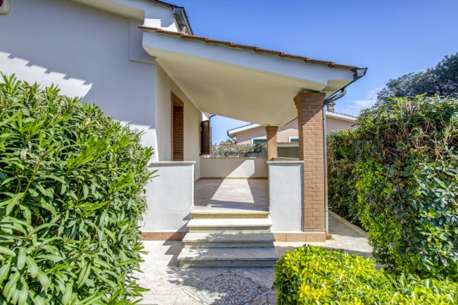 Villa bifamiliare in vendita a Ardea