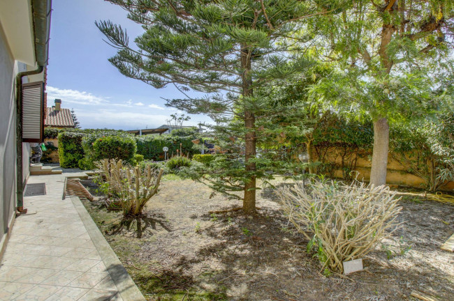 Villa bifamiliare in vendita a Ardea