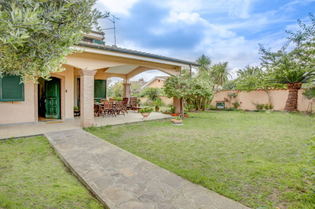 Villa singola in vendita a Pomezia