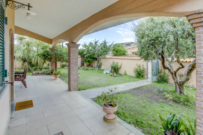 Villa singola in vendita a Pomezia
