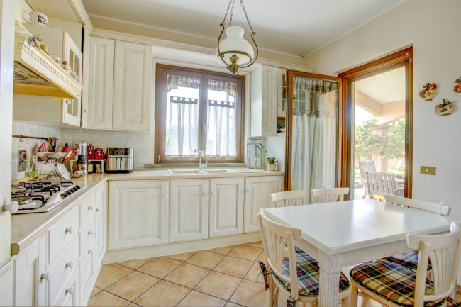 Villa singola in vendita a Pomezia