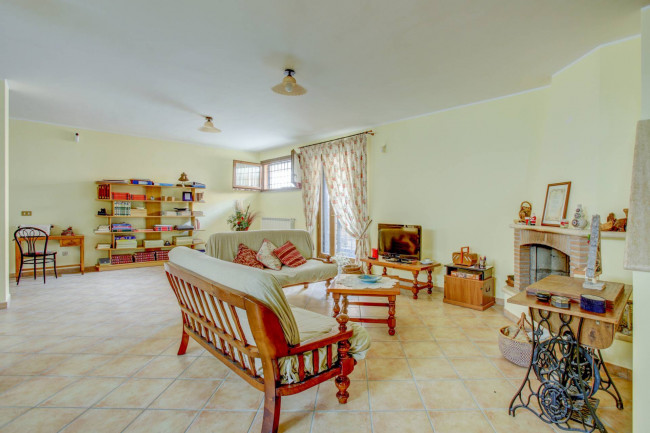 Villa singola in vendita a Pomezia