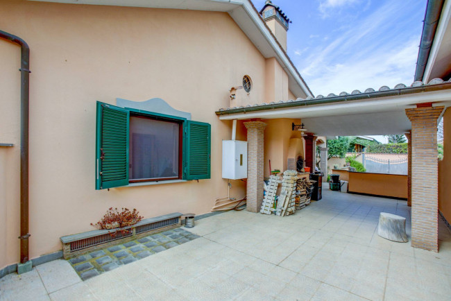 Villa singola in vendita a Pomezia