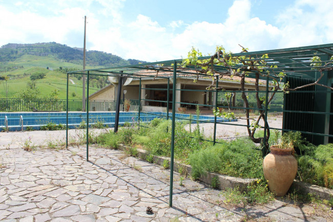 Agriturismo in vendita a Gangi