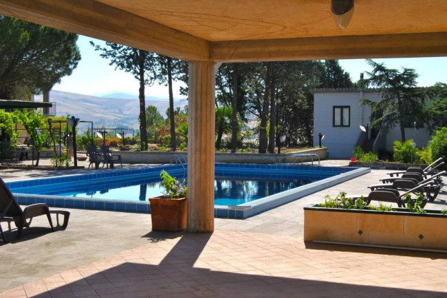 Agriturismo in vendita a Gangi
