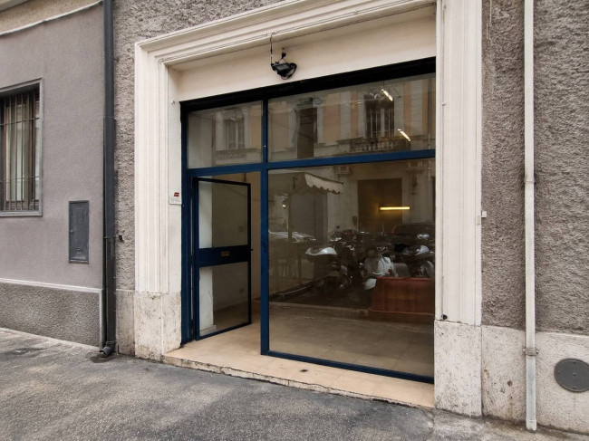 Locale Commerciale in affitto a Roma