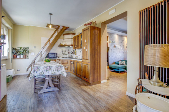 Villa bifamiliare in vendita a Pomezia